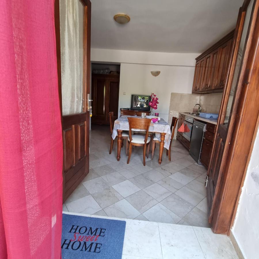 Apartment Jovan2,On The Beach With Free Wi-Fi Kotor Exteriör bild